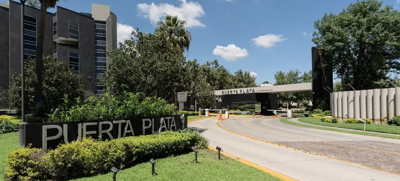 Fraccionamiento Puerta Plata en Avenida Universidad, Zapopan